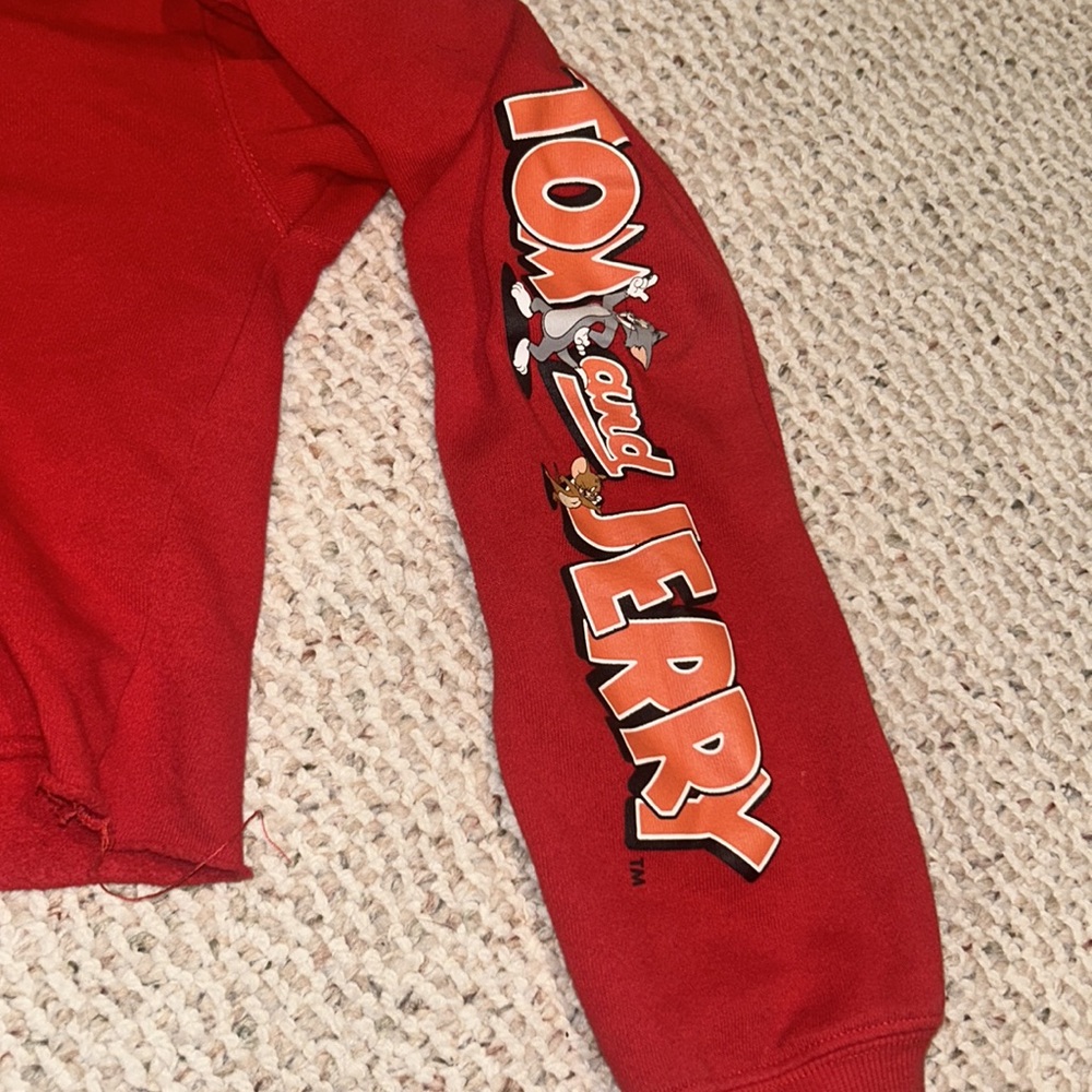 red cropped sweatshirt - Picture 3 of 4
